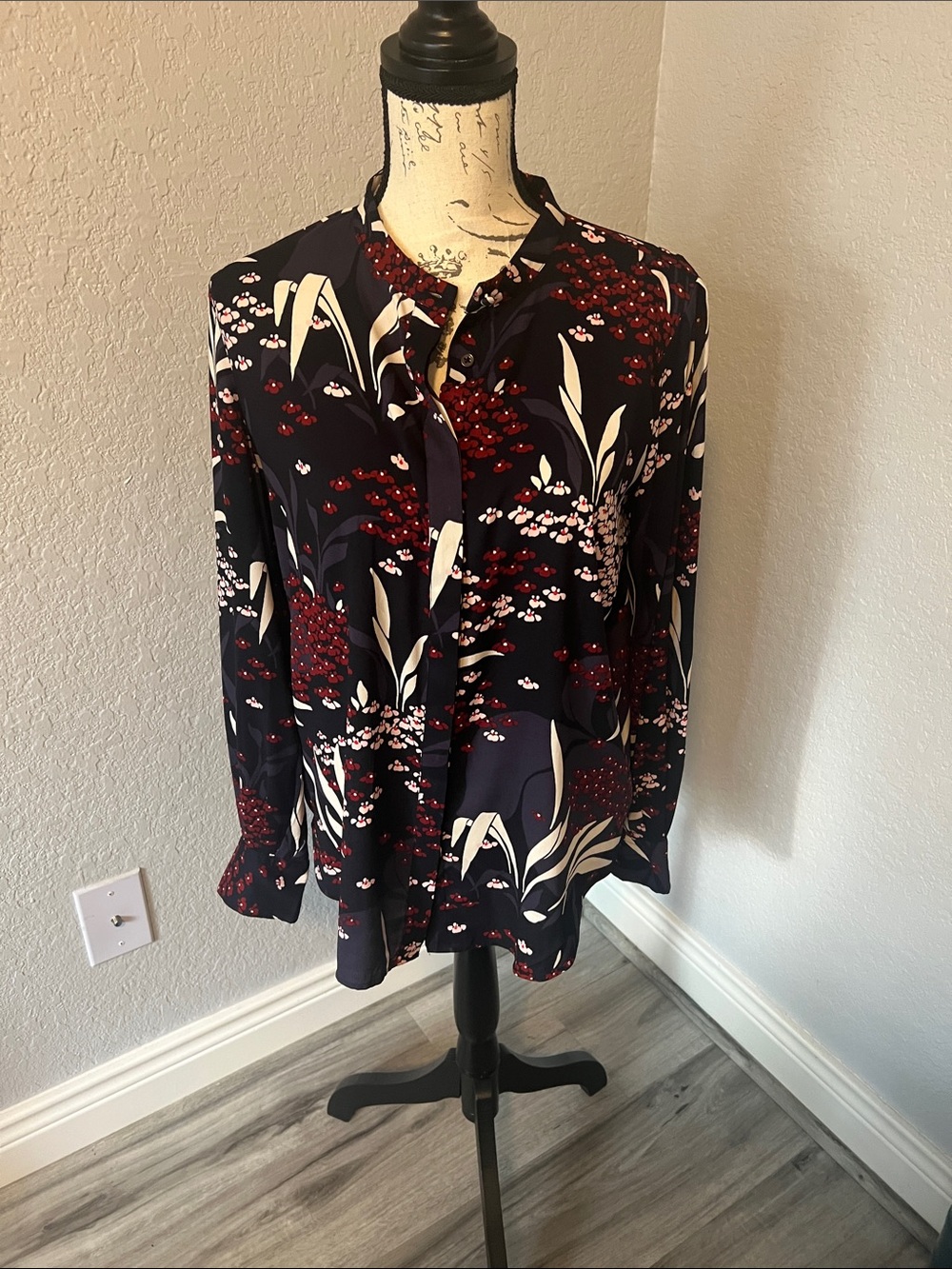 Ann Taylor Navy Floral Lightweight Shirt Jacket with Red & Cream Accents